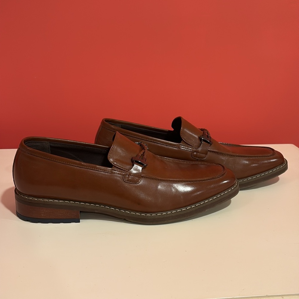 Van Heusen Men's “Gerry” Loafers Size 9.5
Only Worn Once